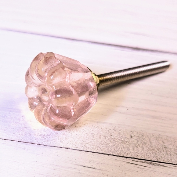 3 Glass knobs / pulls - Picture 2 of 3